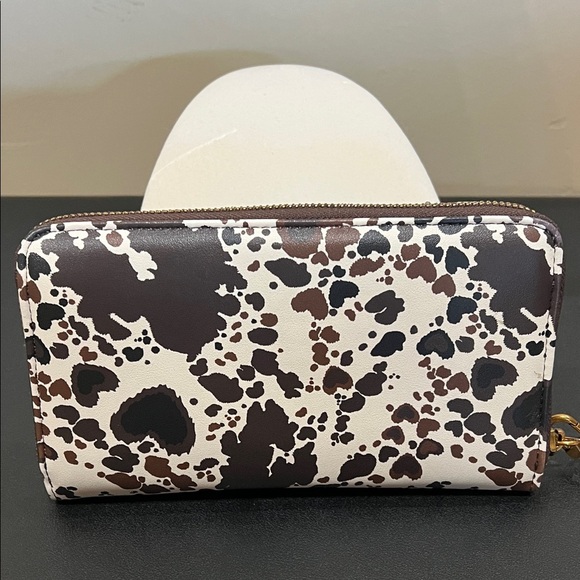Betsey Johnson | Western Motif Heart Pattern Wristlet/Wallet